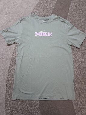 Nike Sage Green Short Sleeve Tee with Pink Logo Front And Back M